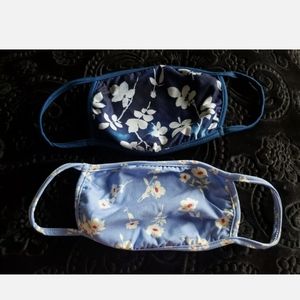 Lot of 2 masks